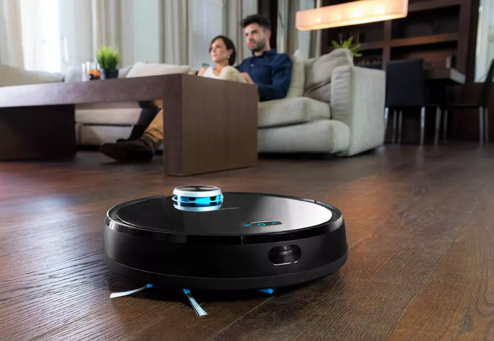 robotic vacuum cleaner with map navigation function